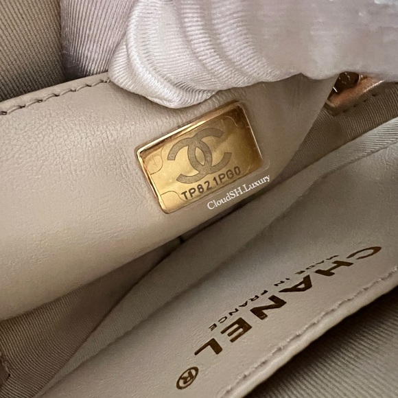 Auth Chanel 22s Large Gold Heart Bag - BNIB - Picture 11 of 12
